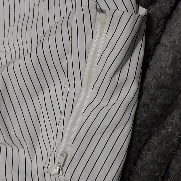 Tobi crop top w cutouts - Picture 3 of 5